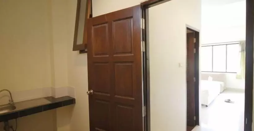 호텔 Buathong Place