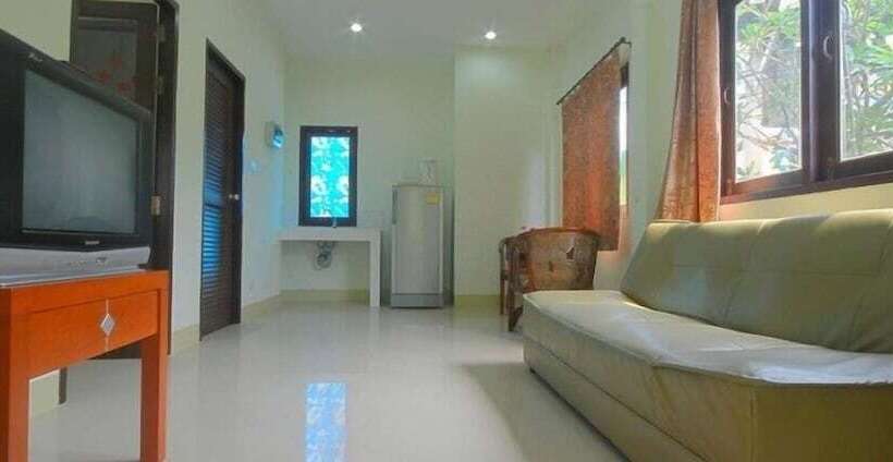 ホテル Buathong Place