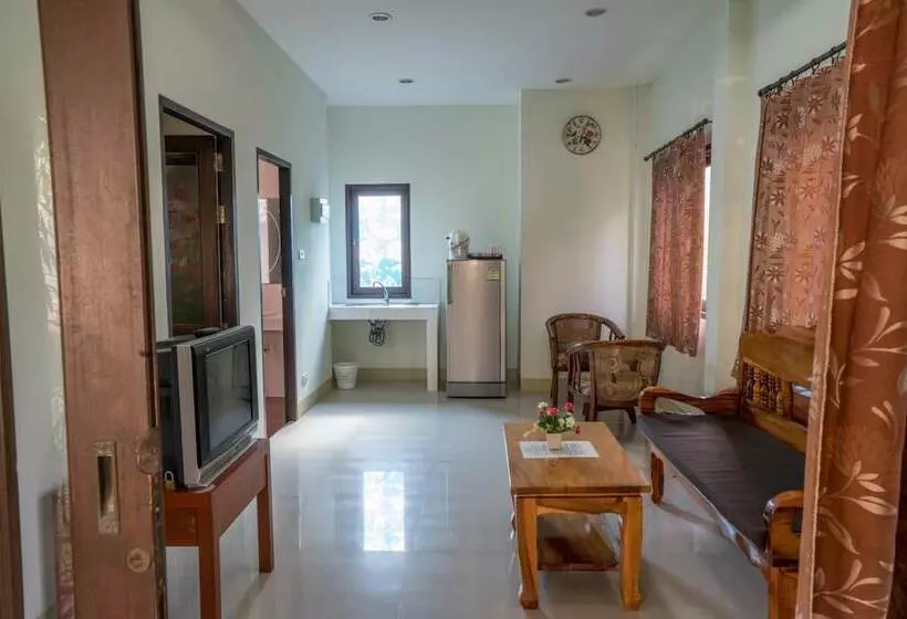 호텔 Buathong Place