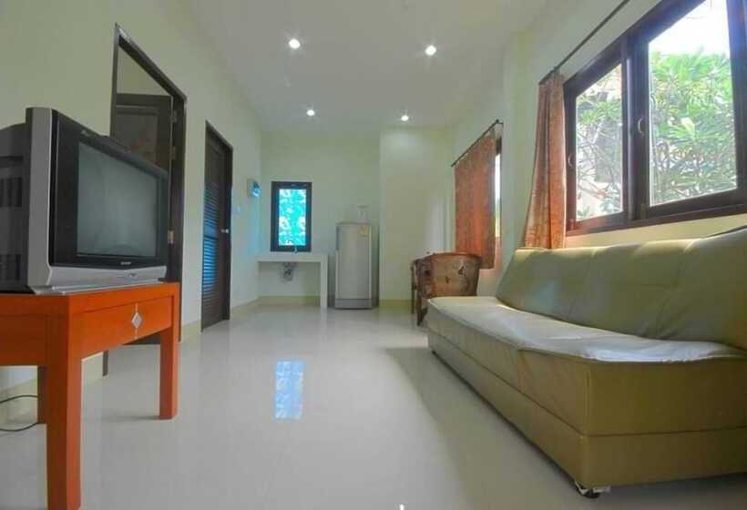 ホテル Buathong Place