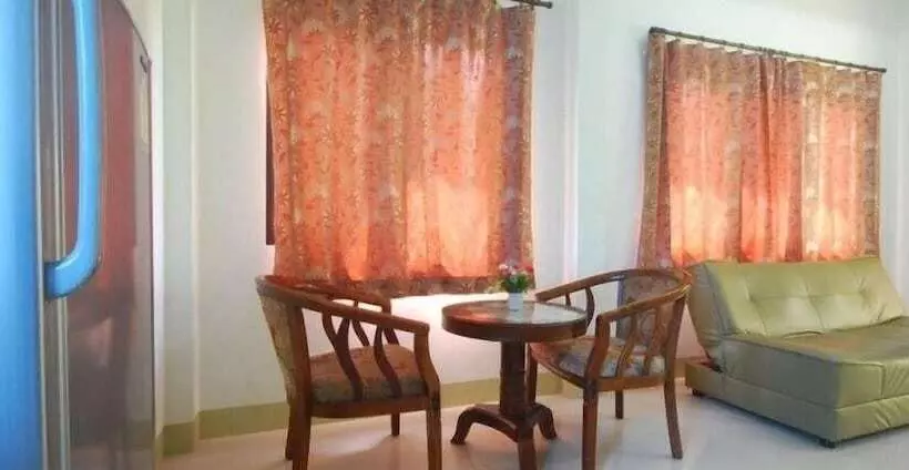 호텔 Buathong Place