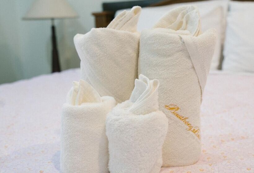 ホテル Buathong Place