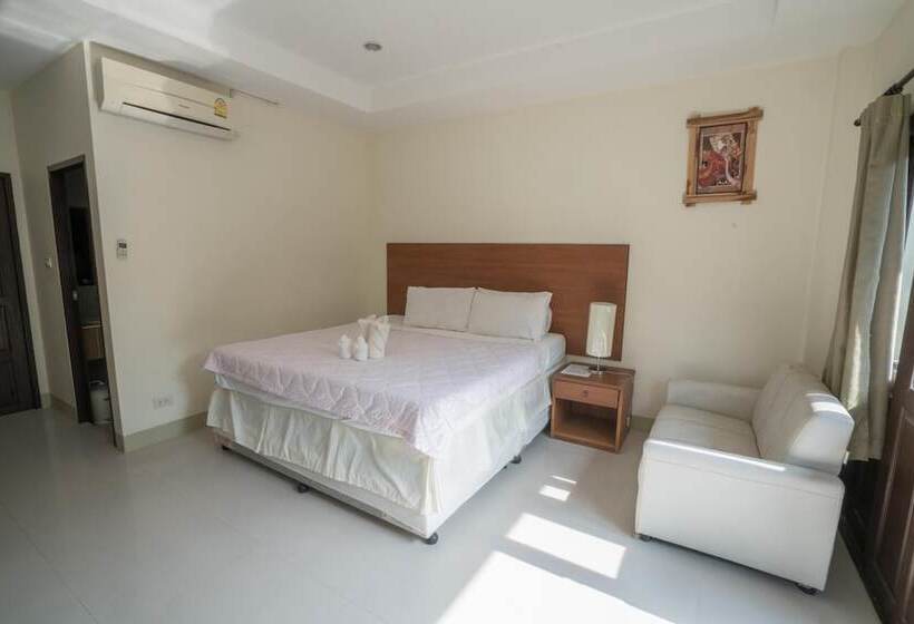 ホテル Buathong Place