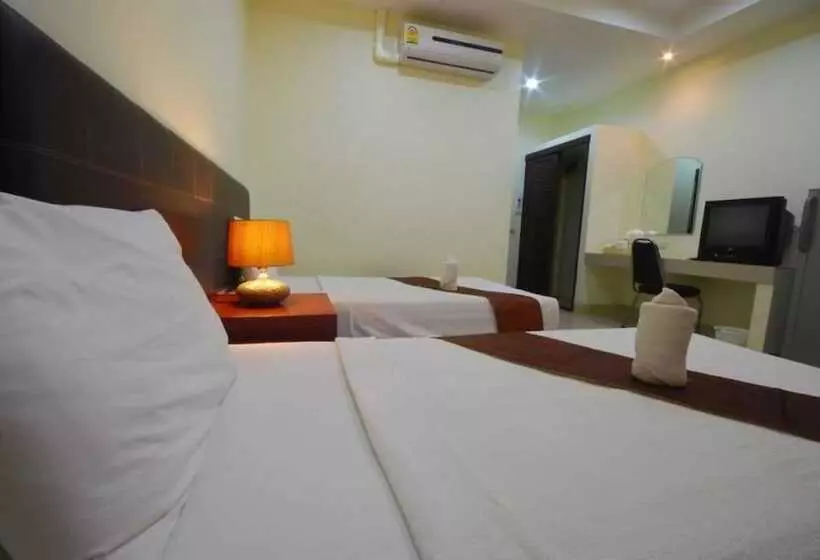 호텔 Buathong Place