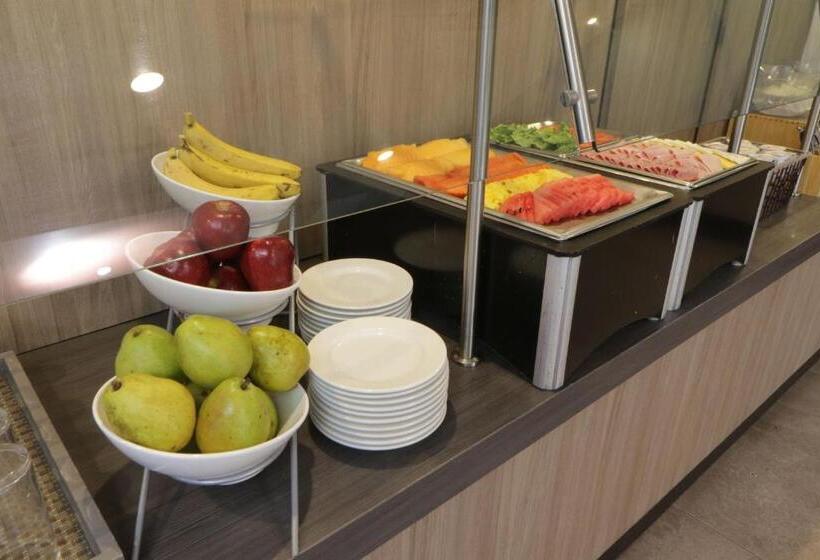 호텔 City Express Plus By Marriott Monterrey Galerías