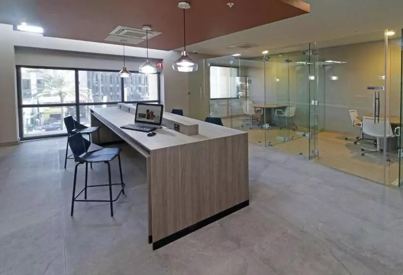 בית מלון כפרי City Express Plus By Marriott Monterrey Galerías