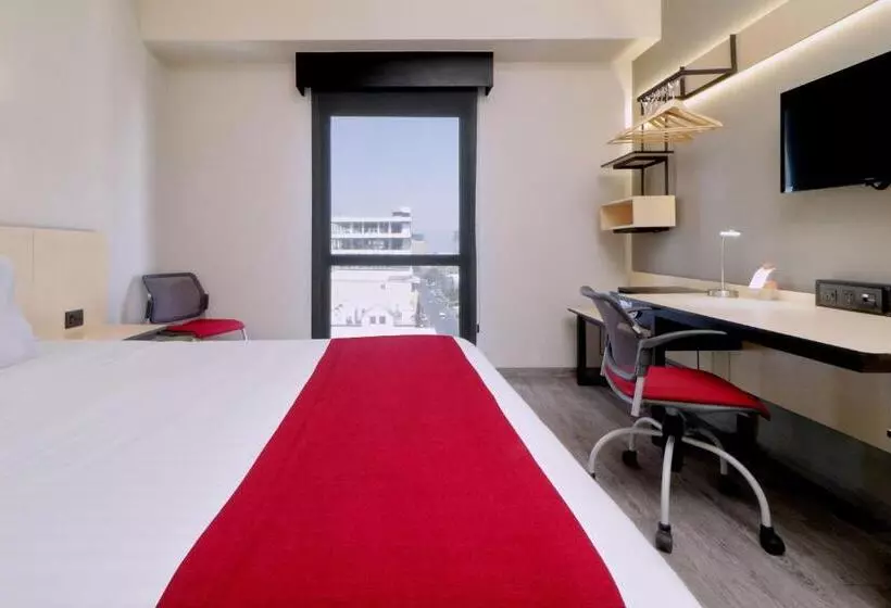 בית מלון כפרי City Express Plus By Marriott Monterrey Galerías