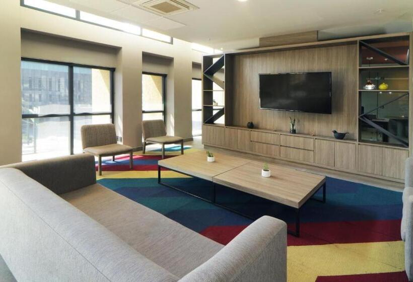 호텔 City Express Plus By Marriott Monterrey Galerías