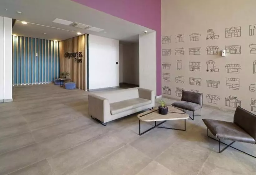 בית מלון כפרי City Express Plus By Marriott Monterrey Galerías