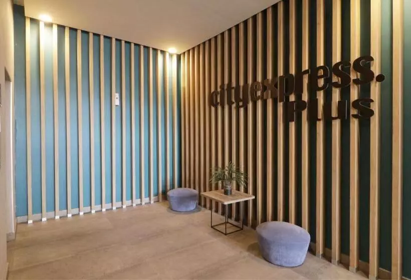 בית מלון כפרי City Express Plus By Marriott Monterrey Galerías