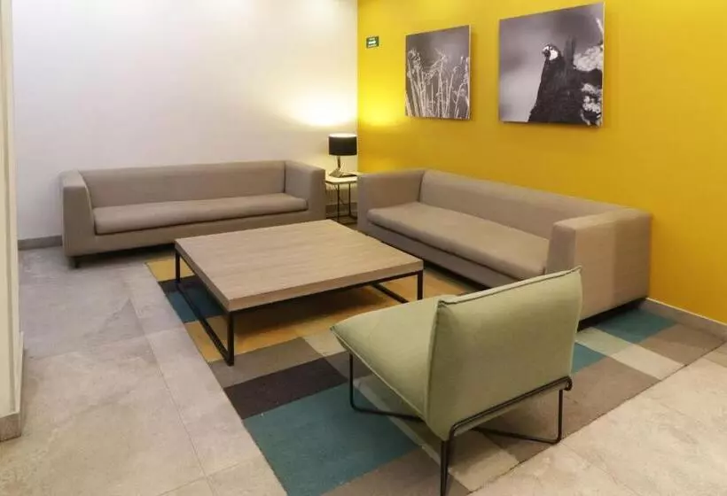 בית מלון כפרי City Express Plus By Marriott Monterrey Galerías