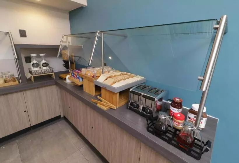 בית מלון כפרי City Express Plus By Marriott Monterrey Galerías