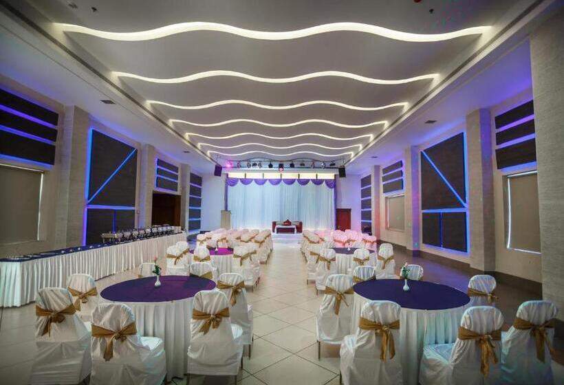 Отель Elite Palazzo