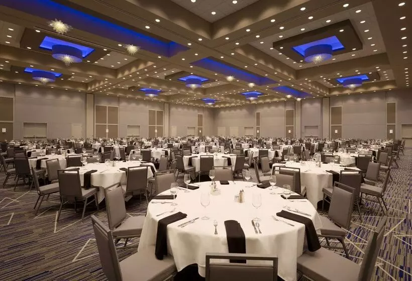 Hotel Embassy Suites By Hilton Kansas City Olathe