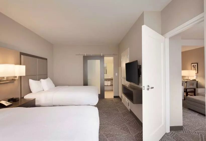 Hotel Embassy Suites By Hilton Kansas City Olathe