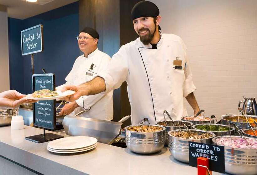 فندق Embassy Suites By Hilton Kansas City Olathe