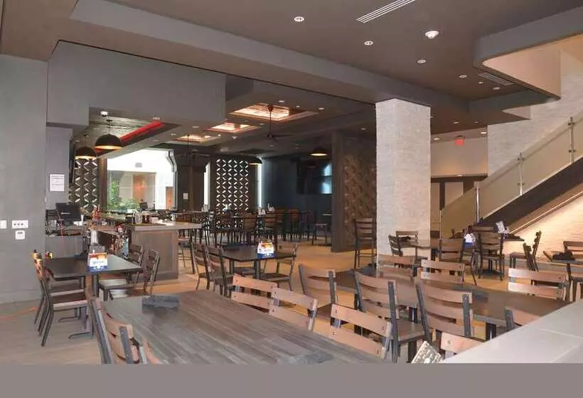 Hotel Embassy Suites By Hilton Kansas City Olathe