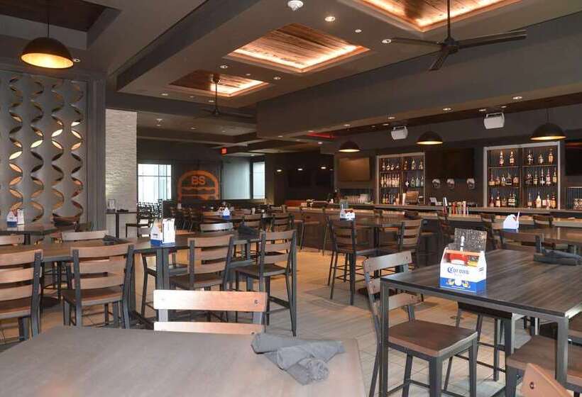 فندق Embassy Suites By Hilton Kansas City Olathe