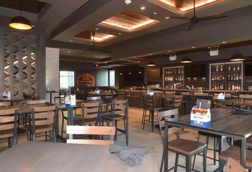 Hotel Embassy Suites By Hilton Kansas City Olathe