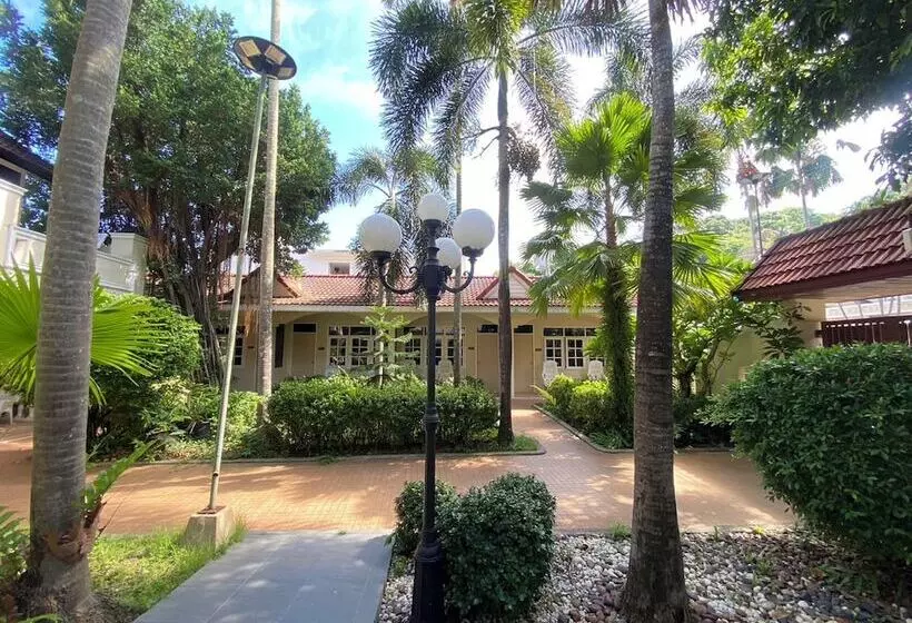 Hotel Garden Home Kata