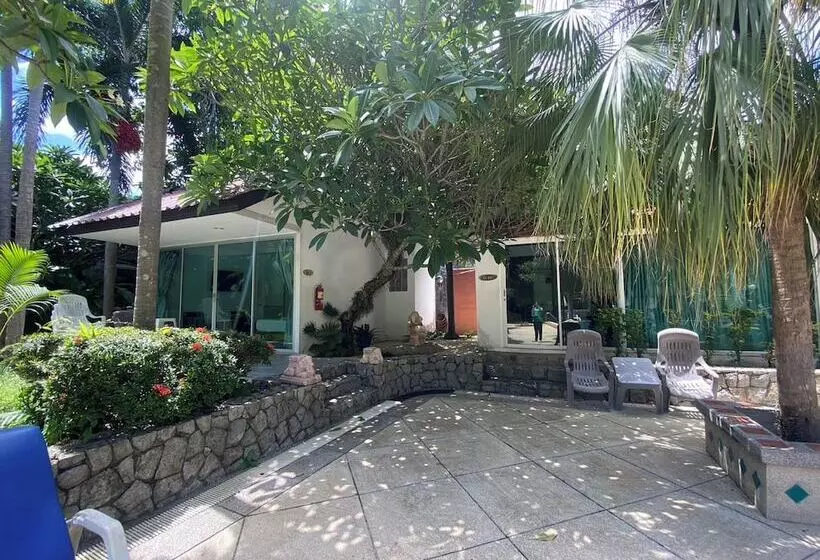 Hotel Garden Home Kata