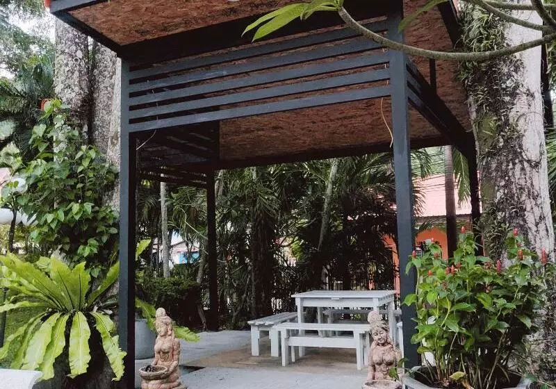 Hotel Garden Home Kata