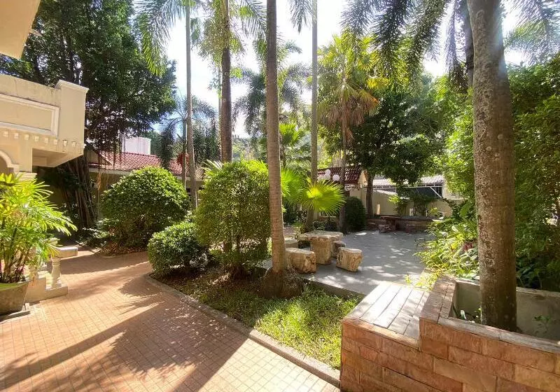 Hotel Garden Home Kata