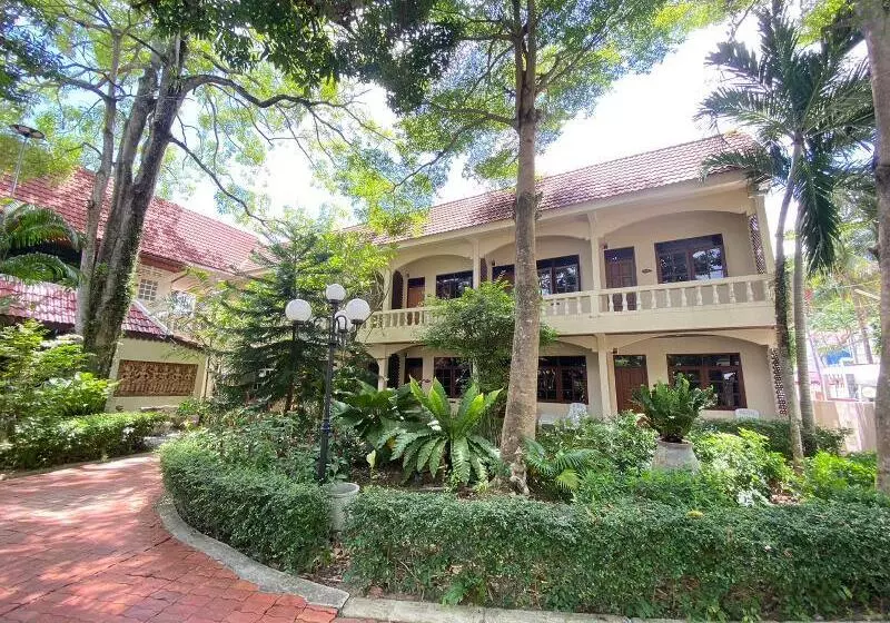 Hotel Garden Home Kata