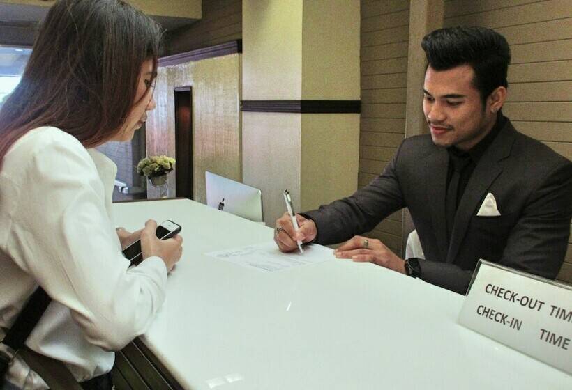 هتل Khaosan Park Resort