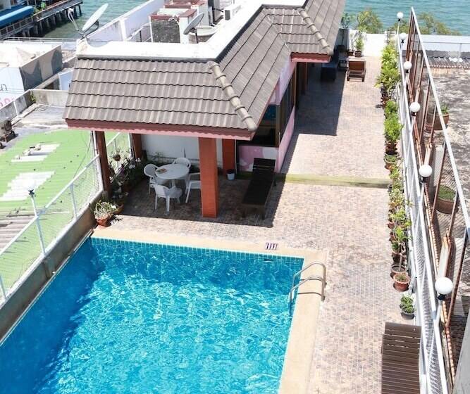 Cloudotel Walking Street