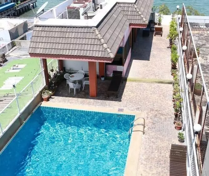 Cloudotel Walking Street