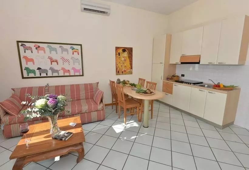 Отель Miramare Residence