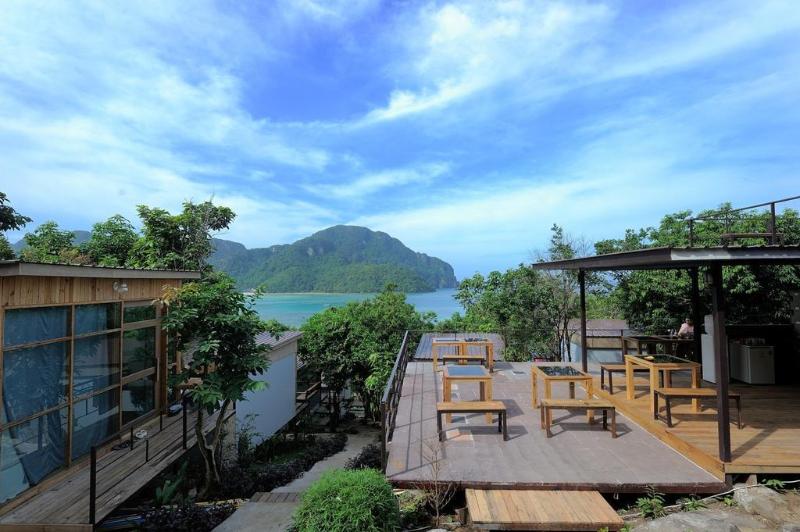 בית מלון כפרי Phi Phi Sea Sky Resort