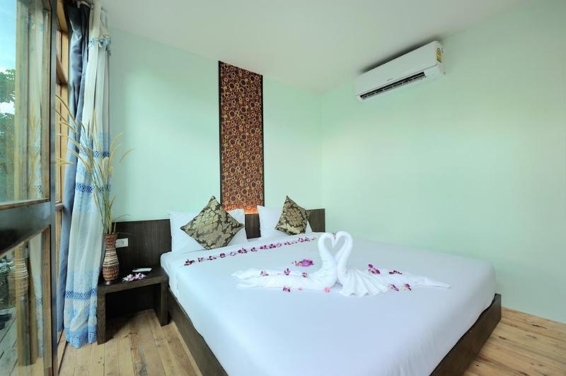 בית מלון כפרי Phi Phi Sea Sky Resort