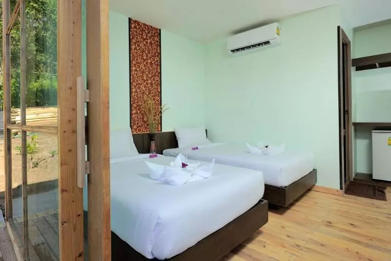 Hotel Phi Phi Sea Sky Resort