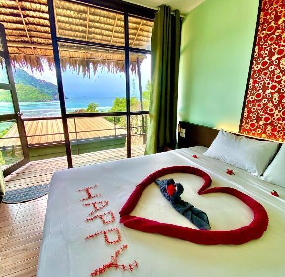 בית מלון כפרי Phi Phi Sea Sky Resort
