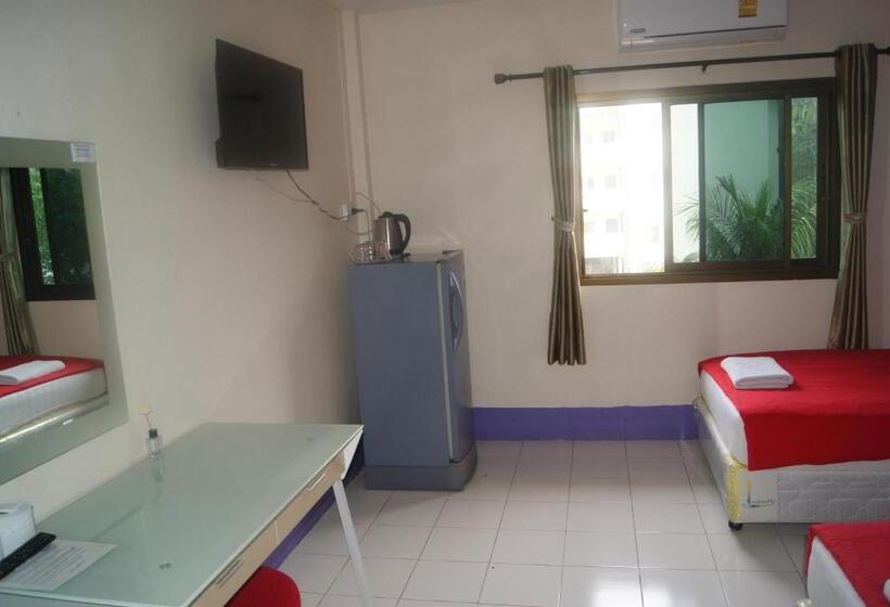 Hotel Pineapple Guesthouse