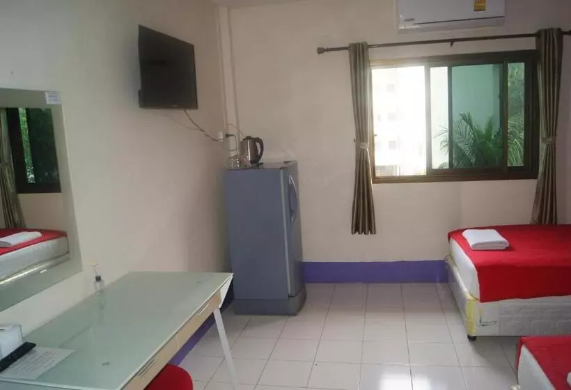 Hotel Pineapple Guesthouse