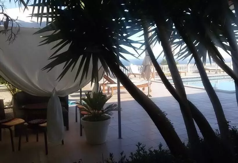 فندق Relax Dhermi