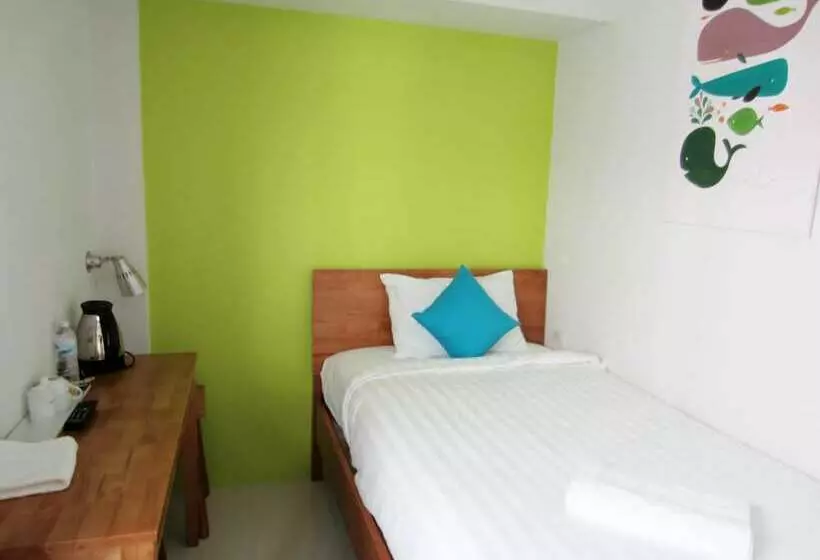 هتل Sleep Whale Express