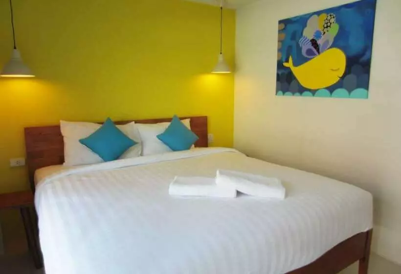 هتل Sleep Whale Express