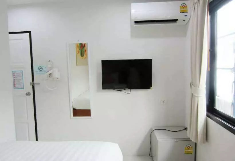 هتل Sleep Whale Express