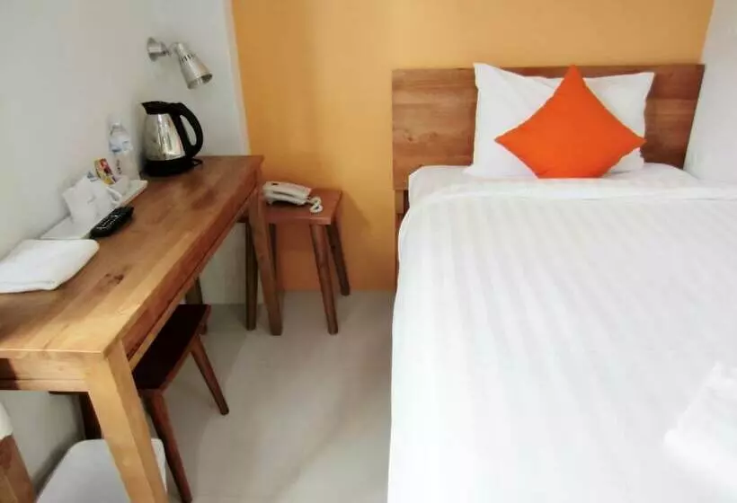 هتل Sleep Whale Express