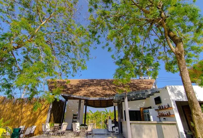 בית מלון כפרי Tharawalai Resort