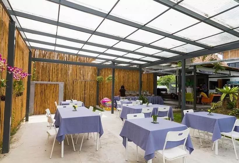 בית מלון כפרי Tharawalai Resort