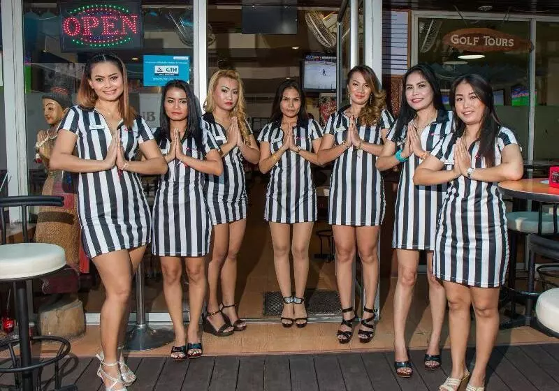 I Rovers Sports Bar & Guesthouse