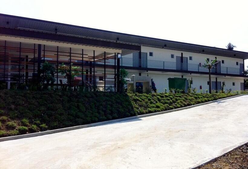 فندق على الطريق Desa Terrace