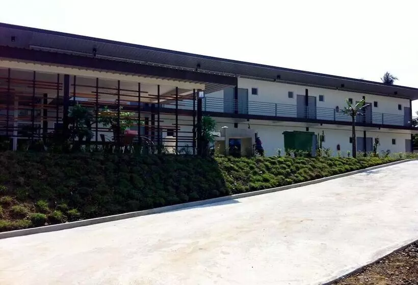 فندق على الطريق Desa Terrace