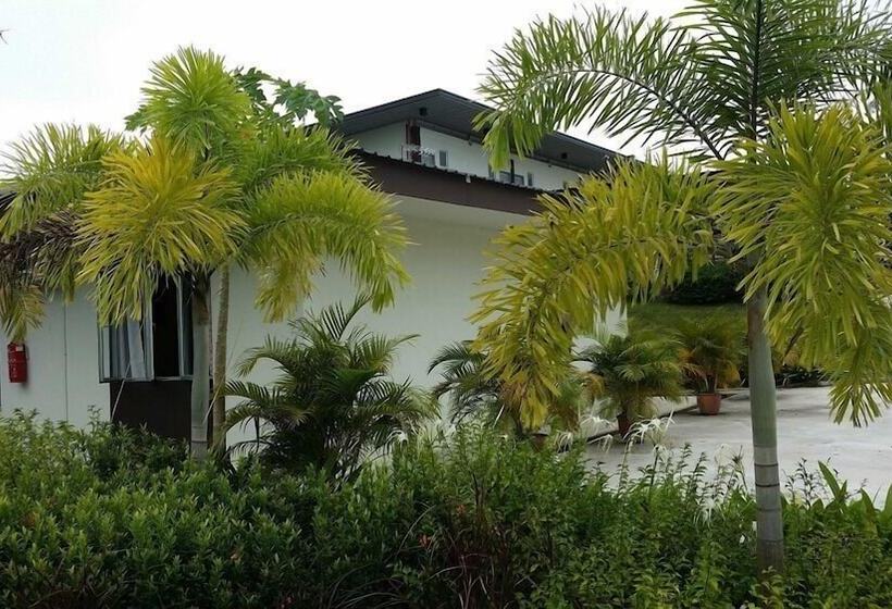 فندق على الطريق Desa Terrace