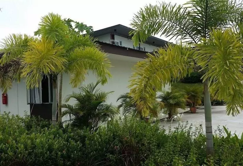 فندق على الطريق Desa Terrace